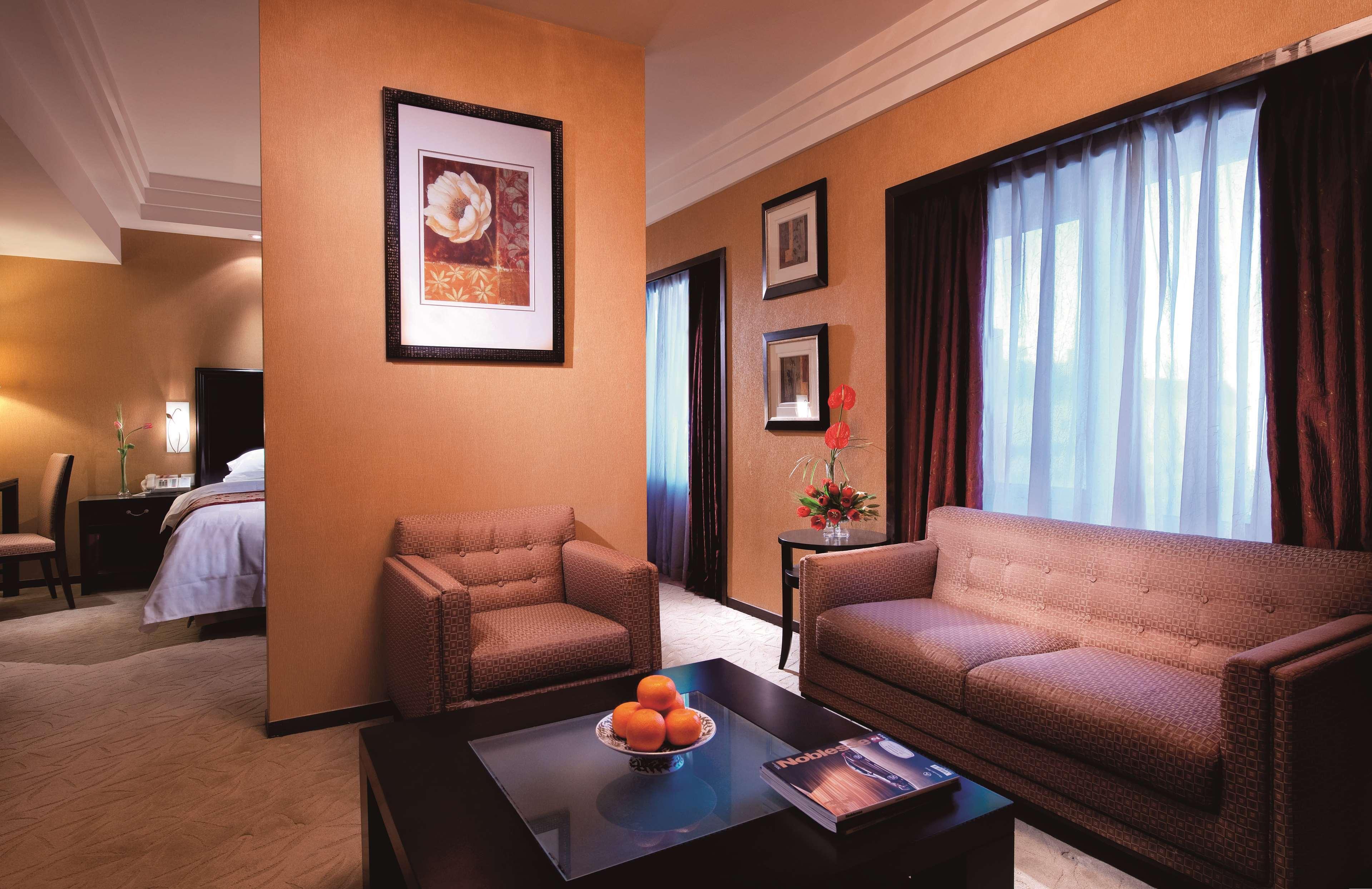 Sunworld Dynasty Hotel Beijing Wangfujing Стая снимка A suite at the hotel