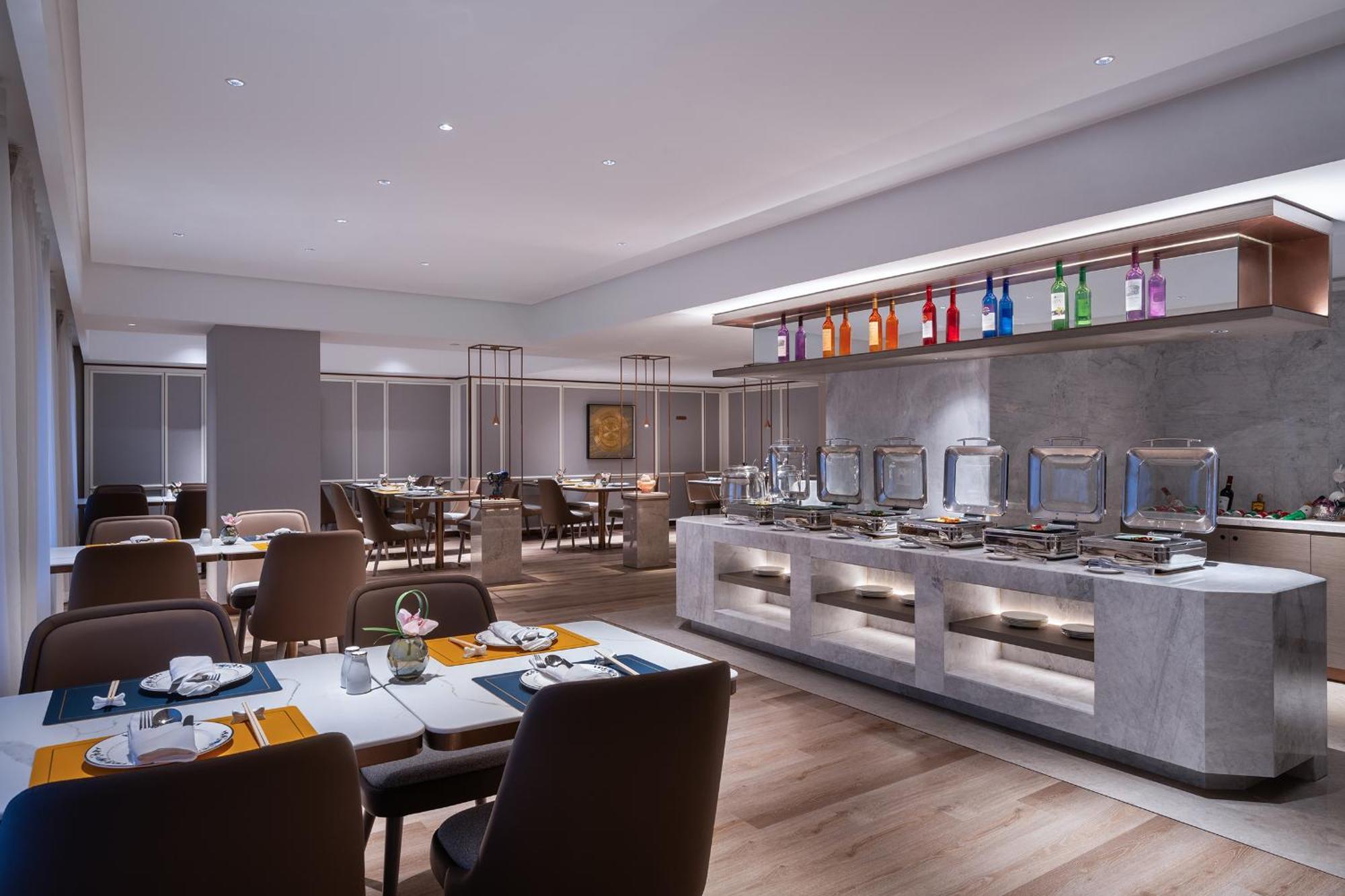 Sunworld Dynasty Hotel Beijing Wangfujing Екстериор снимка The lounge at the airport